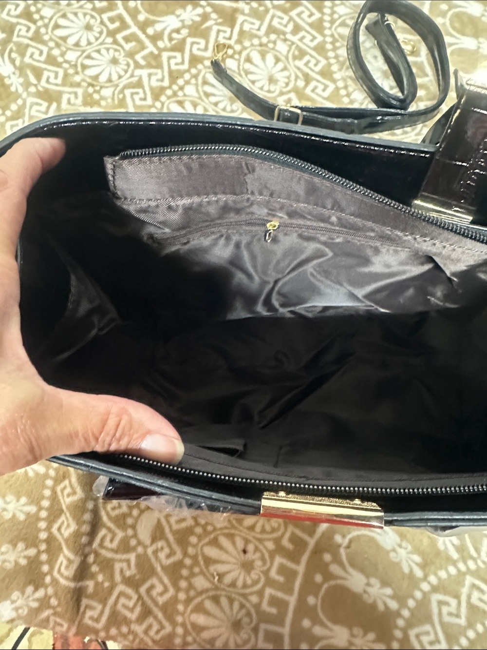 Black Croc-Embossed Patent Tote / crossbody Bag with Removable Strap - Picture 8 of 11